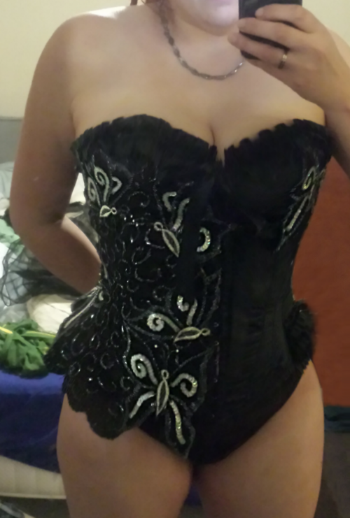 Satin corset, embroided the buttetflies on myself ^_^