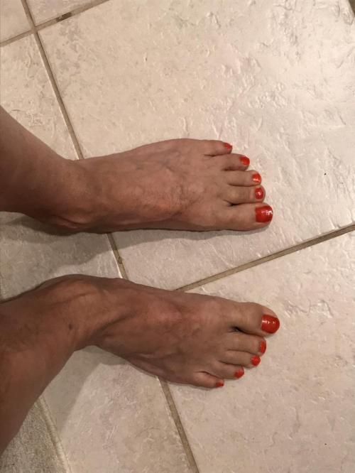 Toes