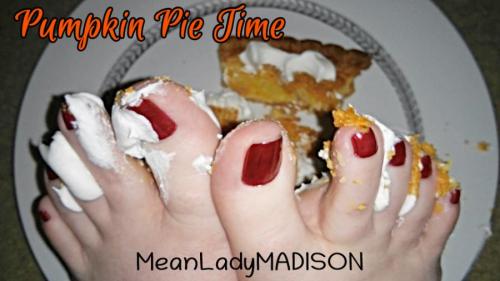 meanladymadisonpumpkinpietime